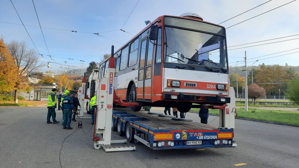Тролейбуси та трамваї, подаровані Прагою і Брно, вже на шляху до України