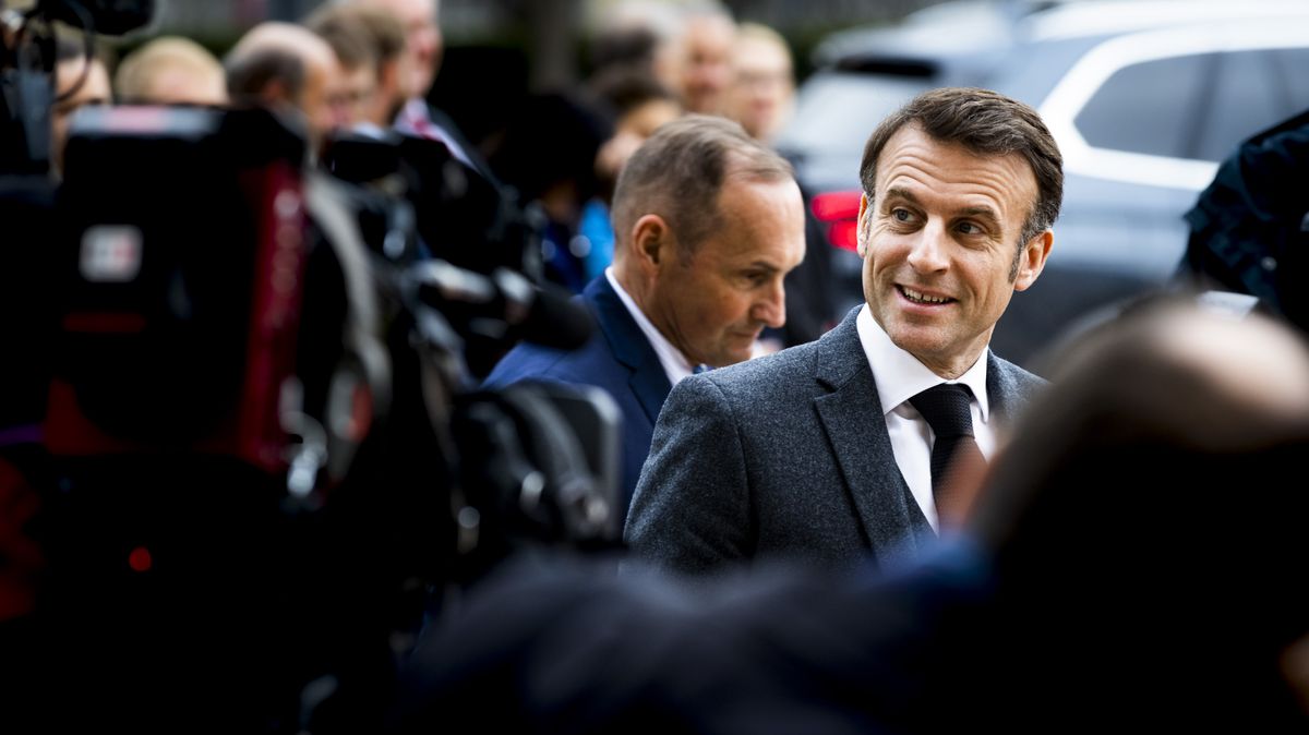 Macron vyzval strany k vytvoření široké proevropské koalice