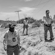 Imigrační a zahraniční politika prováděná administrativou USA, byrokracie okolo pandemie covid-19 a politické a ekonomické otřesy ve Střední a Jižní Americe zásadně přispěly k pokračující krizi na hranici Mexika. 