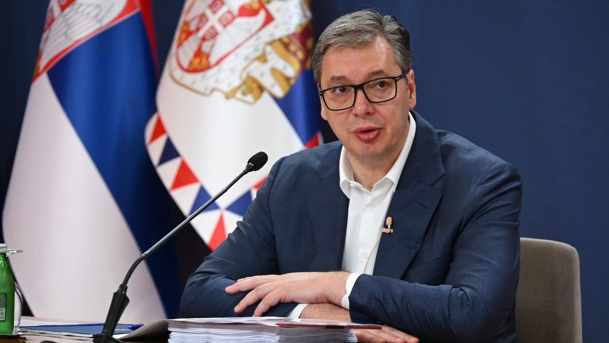 V Bělehradě se sešlo přes 50 tisíc podporovatelů srbského prezidenta