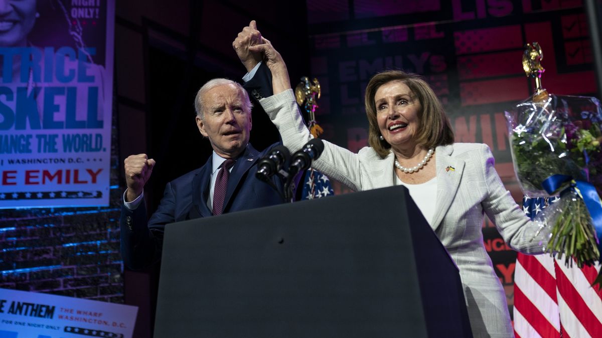 Prezidentská výměna odhalila, kdo je u demokratů bůh. Je starší než Biden