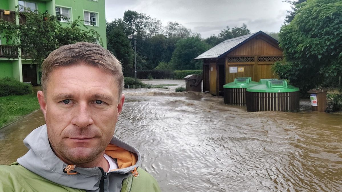 Co se děje v redakci: Reportéři jsou s vámi, z terénu popisují povodňovou vlnu