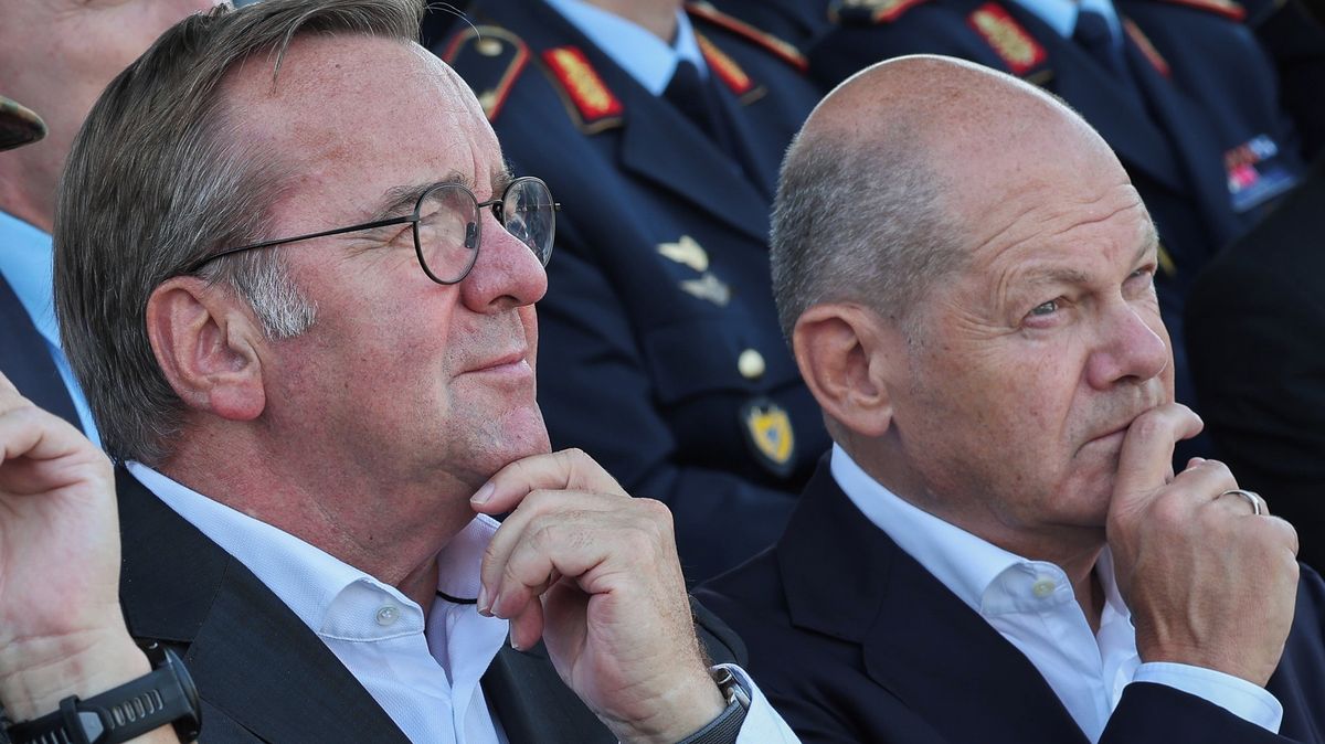 Scholz jako Biden. Ani výhra nepomáhá, strana chce „efekt Kamala“