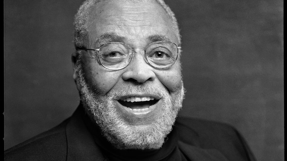 Zemřel James Earl Jones, charismatický herec s nezapomenutelným hlasem