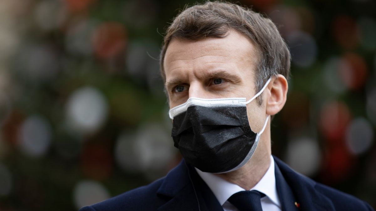 Francouzský prezident Macron má covid. Čeká ho týden v izolaci