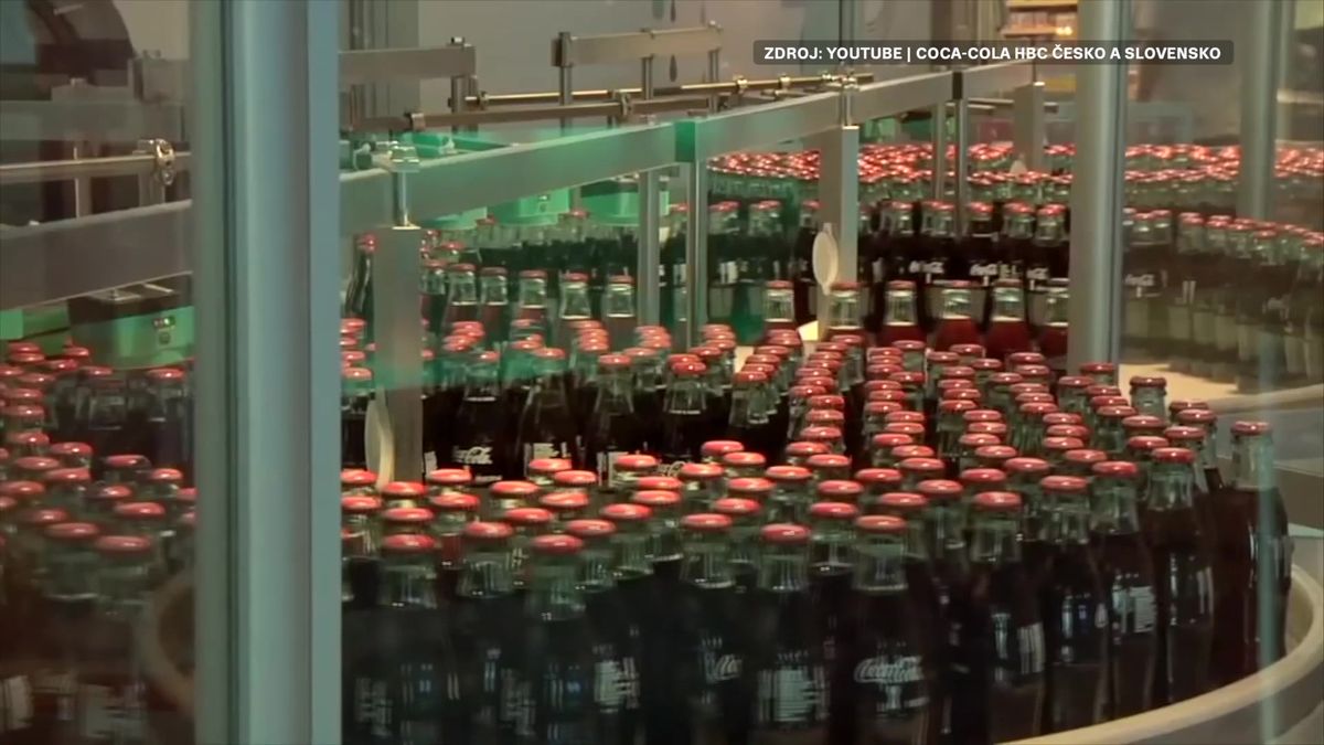 Coca- Cola slaví 50 let výroby v Česku. Recept neznám ani já, říká její šéf