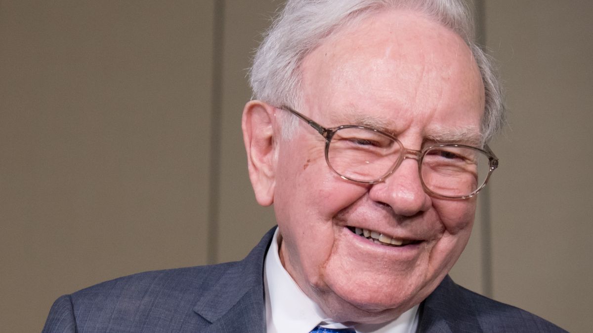 Warren Buffett miluje dividendy, sám ale žádné nevyplácí