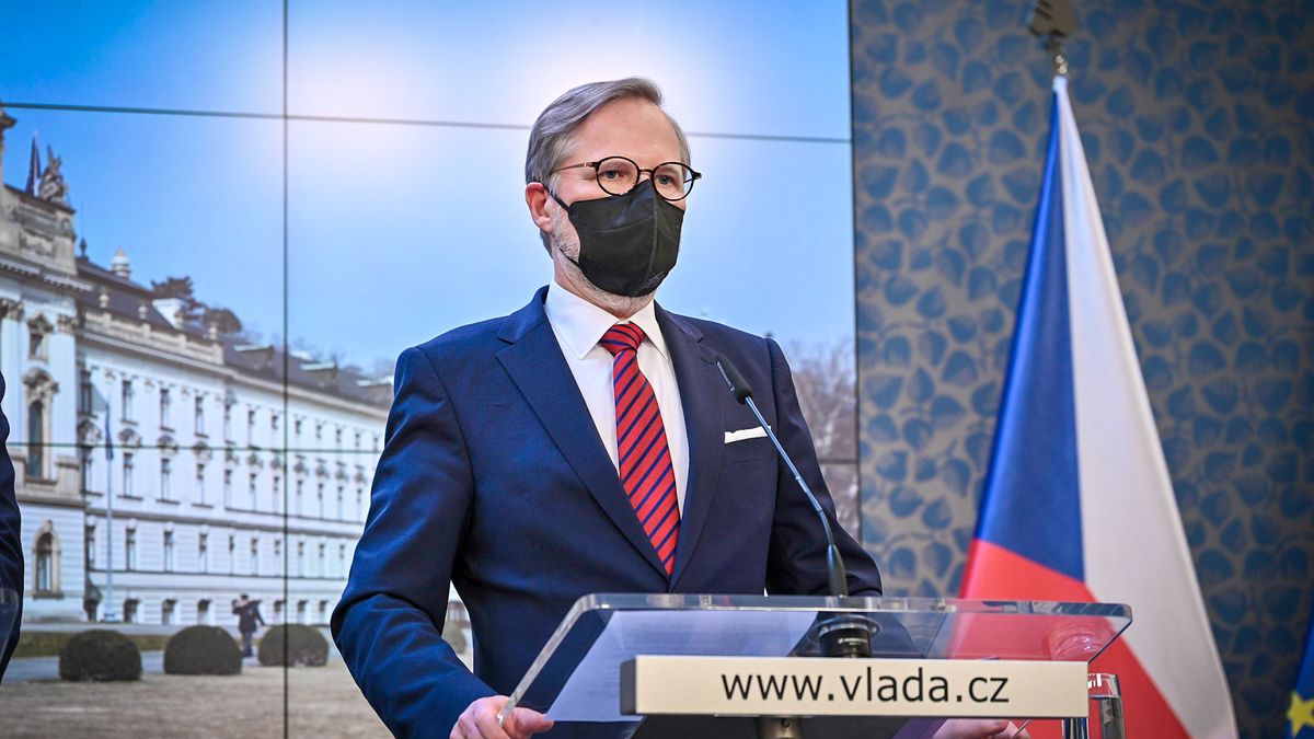 Fiala: Česku nehrozí nebezpečí. NATO bude bránit každý metr svého území