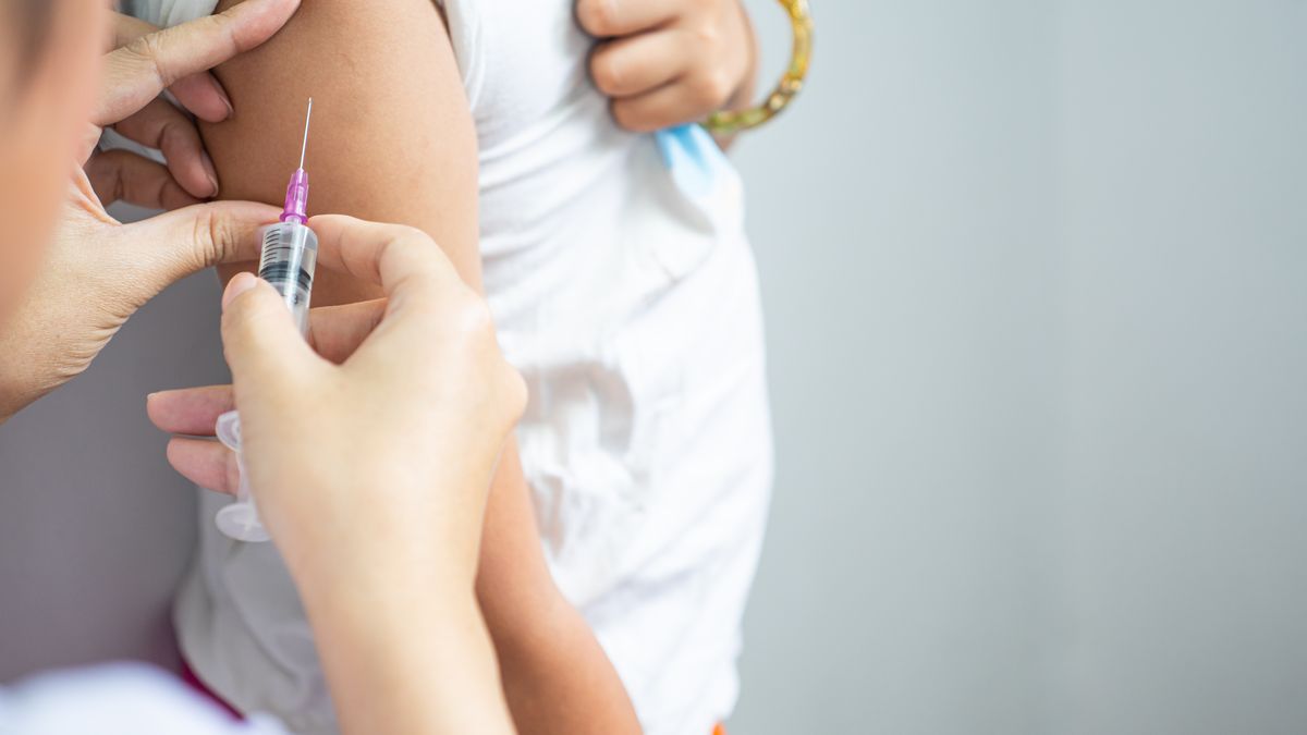 Ministerstvo nabízelo rodičům špatné vakcíny na očkování dětí, o chybě mlčí