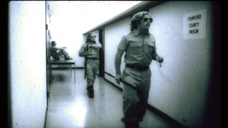 Zemřel Philip Zimbardo, autor kontroverzního vězeňského experimentu