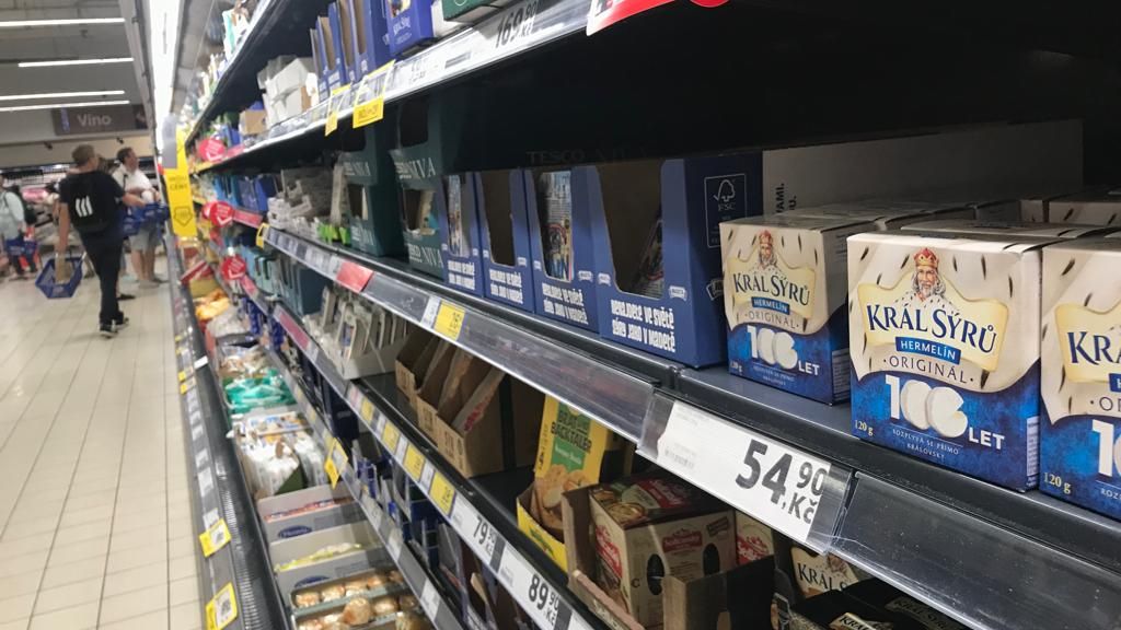 Rok a půl v cenách potravin: Výrobci zmenšili porce, ale stejně zdražili