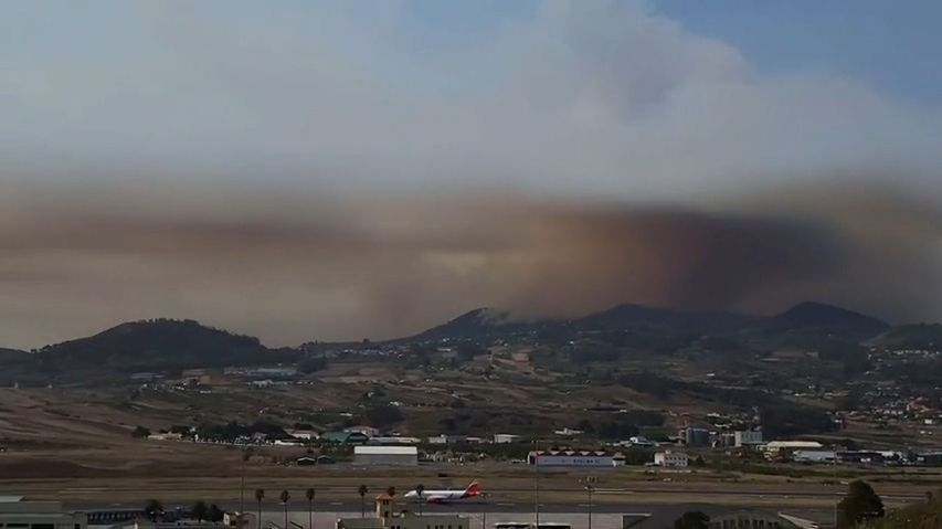 Video z Tenerife: Lesní požár stále není pod kontrolou