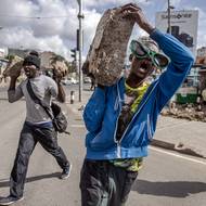 V Keni proběhla masivní demonstrace, kterou svolal neúspěšný prezidentský kandidát Raila Odinga. Protest se konal kvůli vysokým životním nákladům a za odstoupení prezidenta Williama Rutoa. Vyfoceno 20. března v Nairobi.