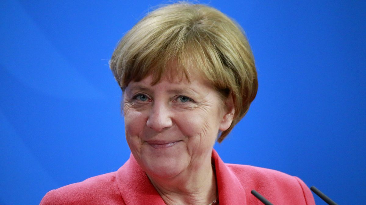 Vlasy a make-up Merkelové pořád platí stát. Za dva roky vydal 55 tisíc eur