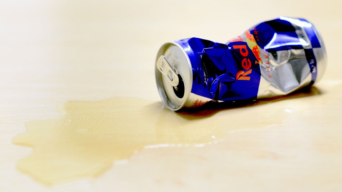 „Drogy zabalené v cukru.“ V Polsku zakázali dětem energetické nápoje