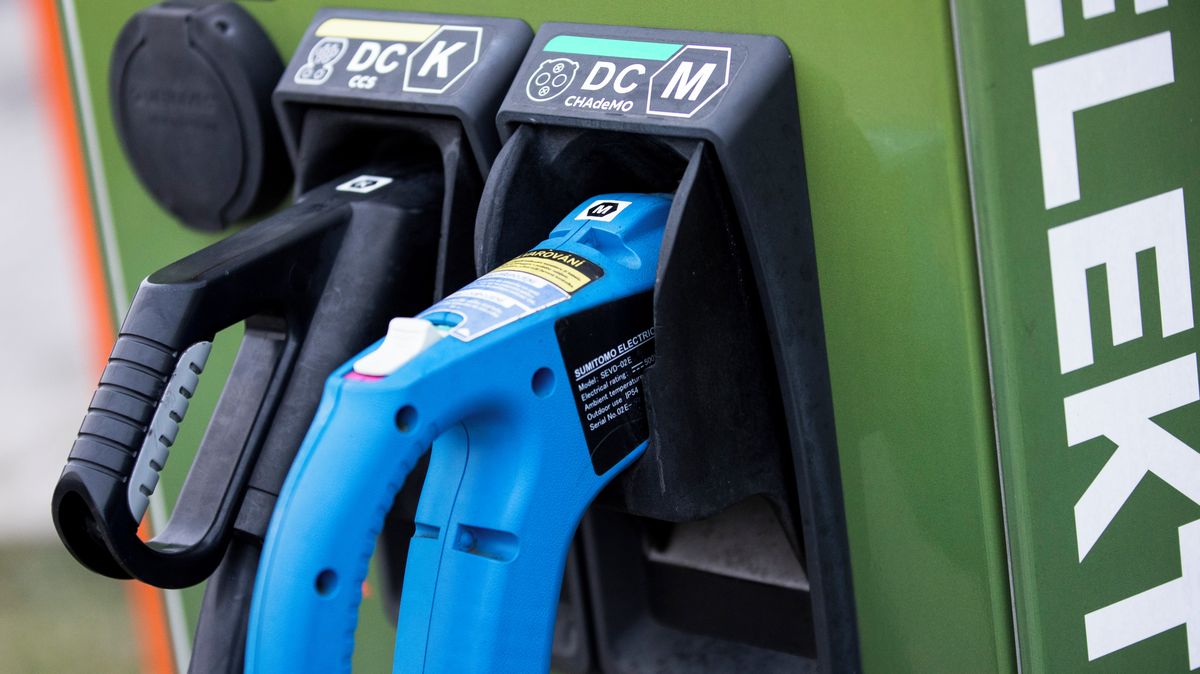 Bednárik: Elektroauta mají platit za dálniční známku stejně jako ostatní