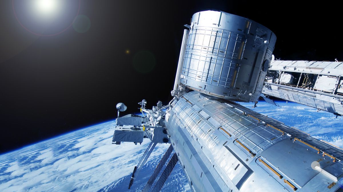 Kus Mezinárodní vesmírné stanice dopadl na dům na Floridě