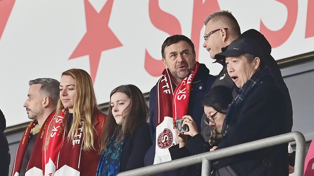 Hotovo. Tykač koupil Slavii, s Číňany podepsal smlouvu