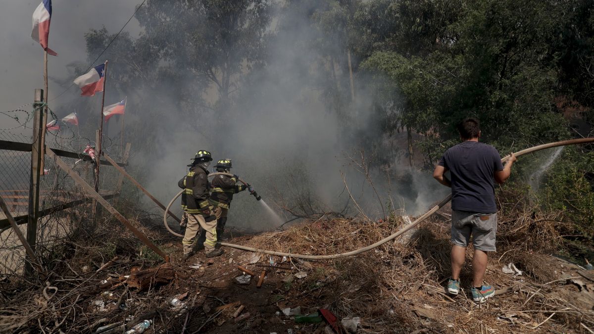 Lesní požáry v Chile už si vyžádaly 99 obětí