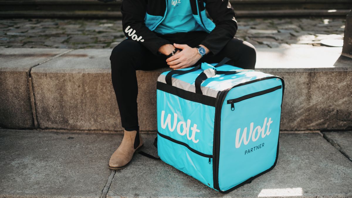 Novela odtajní výplaty kolegů a ochrání pracovníky platforem