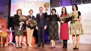 První dámou bude vojačka, nebo interiérová designérka. Aktivní chtějí být obě - zprávy