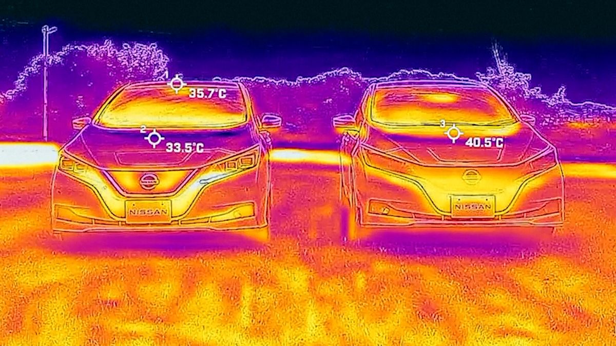 Skoro jako kouzelná barva. Nissan chce ochladit auto, řidiče i planetu