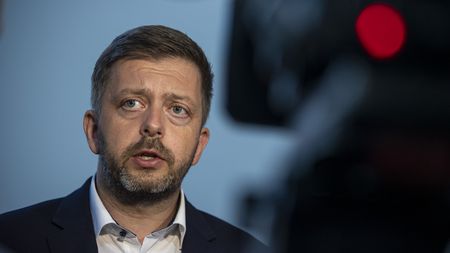 Válečné fiasko, nepřijede Putin ani Trump. „Opravdu chtějí mír,“ ptá se Rakušan