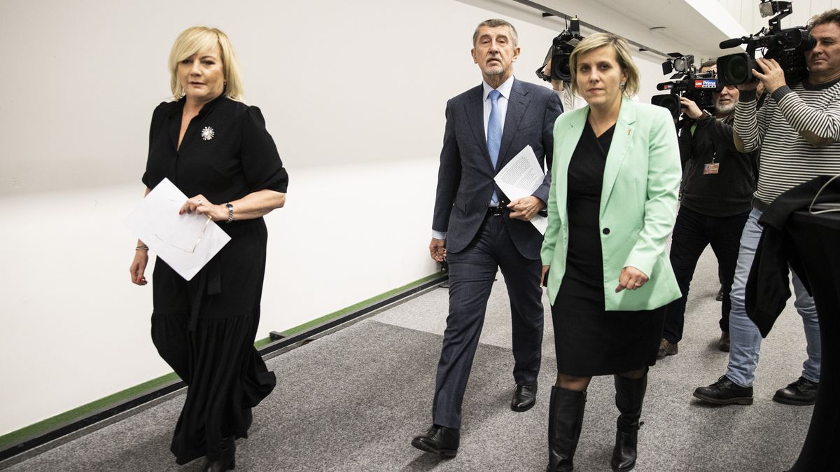 Karlovarský kraj si vyžádal zprávu o zajištění péče v krajských nemocnicích