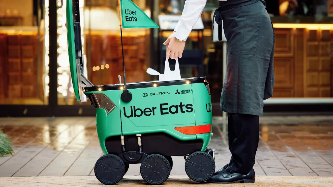 FT: Uber pozastavil expanzi rozvozu jídla v Evropě, která se měla týkat i Česka