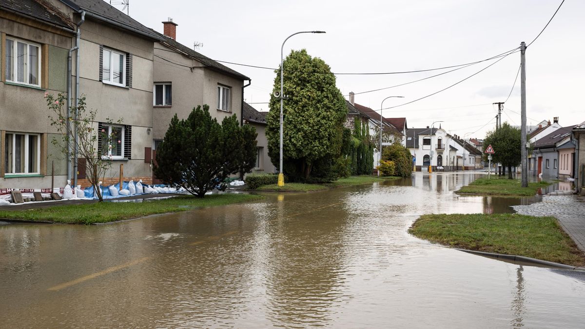 Komentář: Čas otevřít státní kasu. Ovšem bez populismu