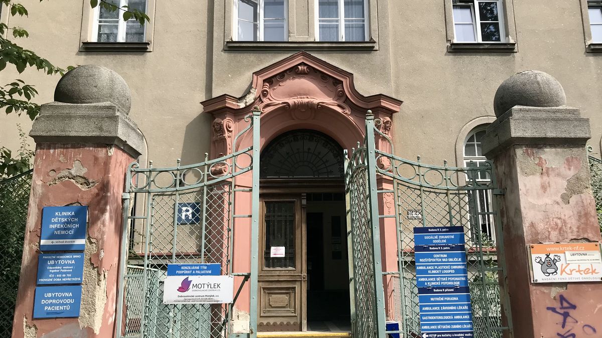 Sbírku pro děti na infekčním vyřeší kompromis. Otec se dohodl s nemocnicí