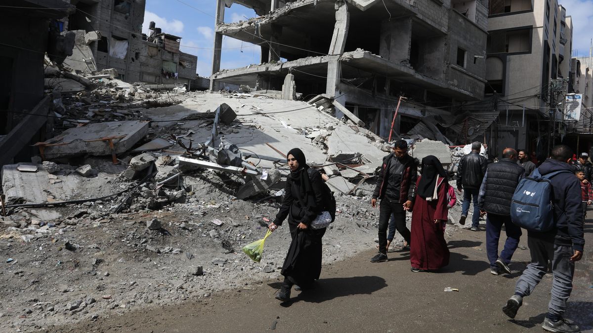 Izrael tvrdí, že civilisty z Rafáhu před ofenzivou přesune do humanitárních zón