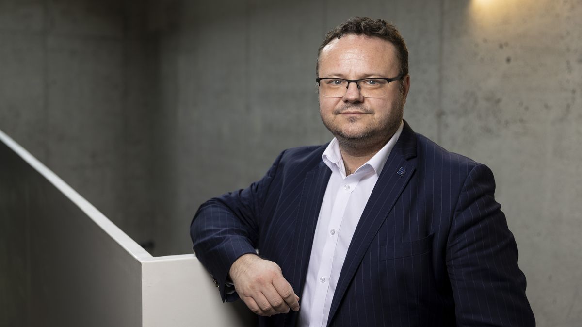 Zavoral: V případě nezvýšení poplatku musí rozhlas zrušit až 350 pracovních míst