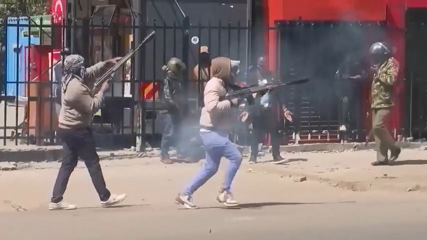 Při protestech v Keni zemřelo deset lidí, vláda nasadila armádu