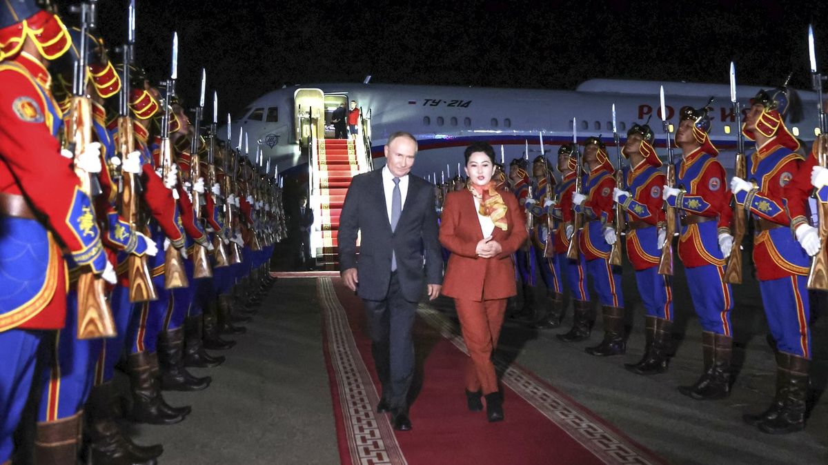 Putin přicestoval do Mongolska, strach ze zatčení mít nemusel