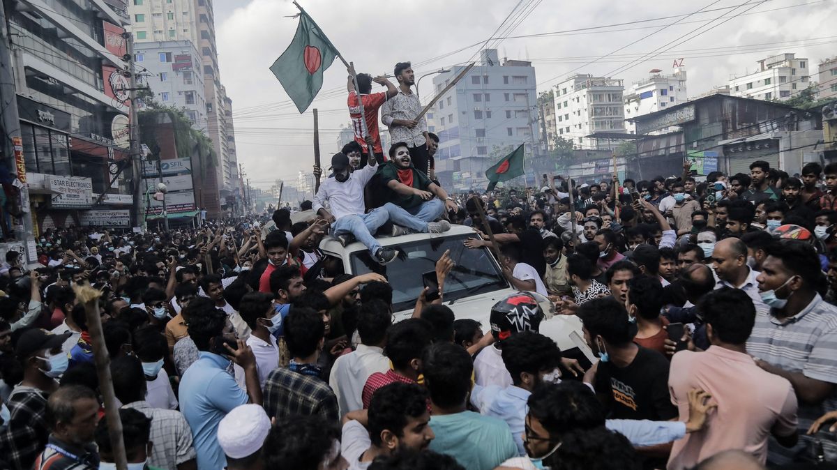 Útěk vůdkyně Bangladéše: „Zlomový okamžik pro dějiny země,“ říká indolog