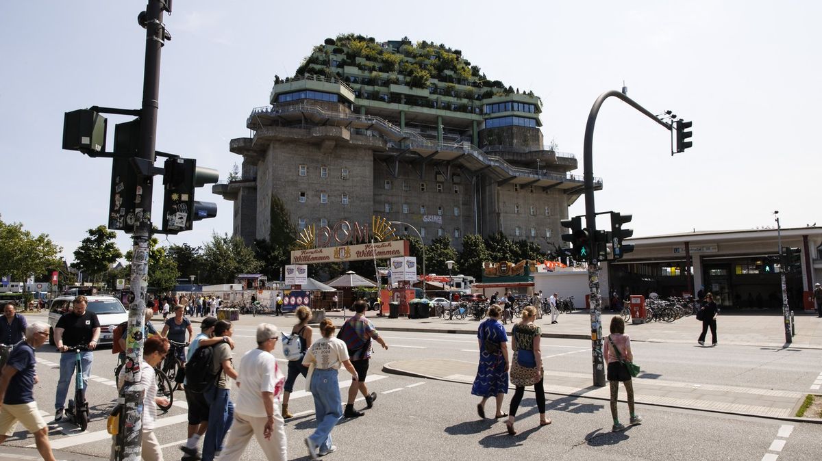 Fotky: Nacistické železobetonové monstrum se proměnilo v hotel