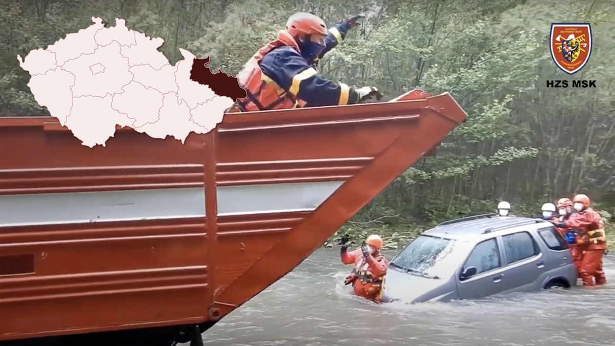 Video: Řidič si krátil cestu přes řeku, hasiči tahali auto ven dva dny