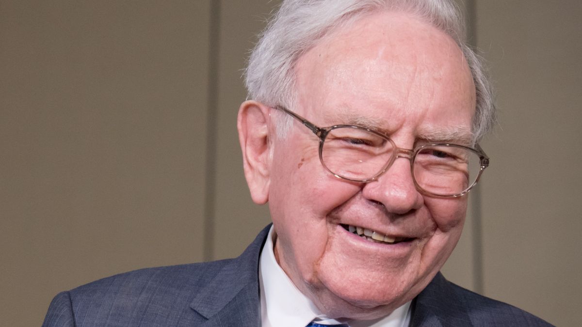 Buffett sedí na obří hotovosti. Čeká na levnější nákupy