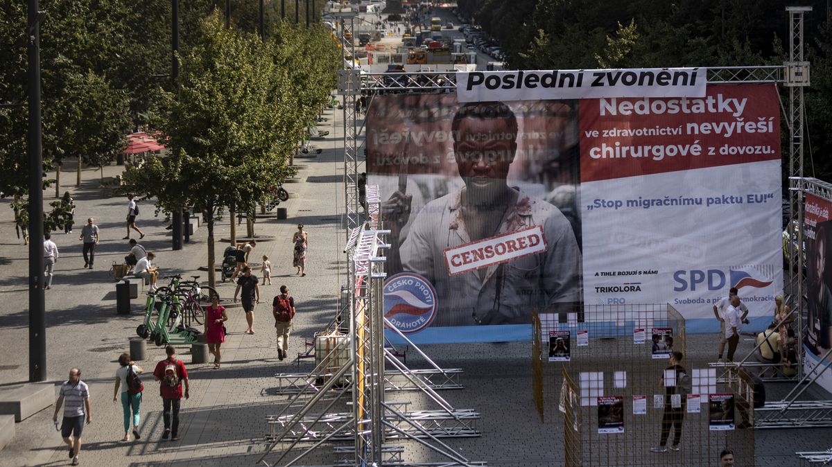 Lhaní politiků většina lidí přehlíží. Ale je i seznam nepřijatelného chování