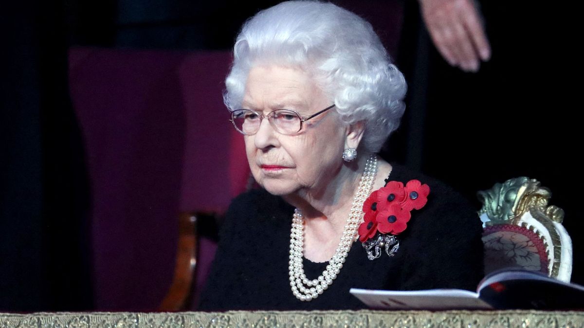 Královna lobbovala u vlády, aby skryla svůj majetek, píší v Británii
