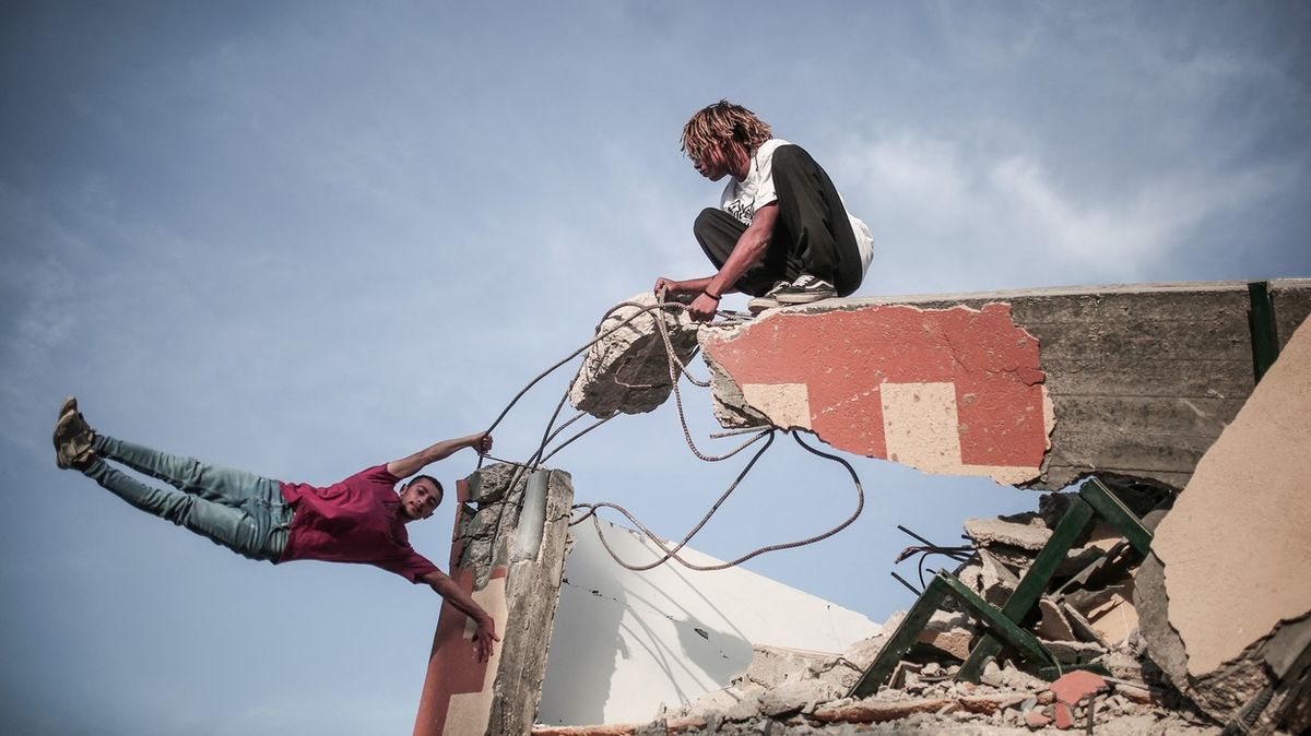 Tak se uklízí v Gaze: Posbírat výbušniny, zrecyklovat ruiny