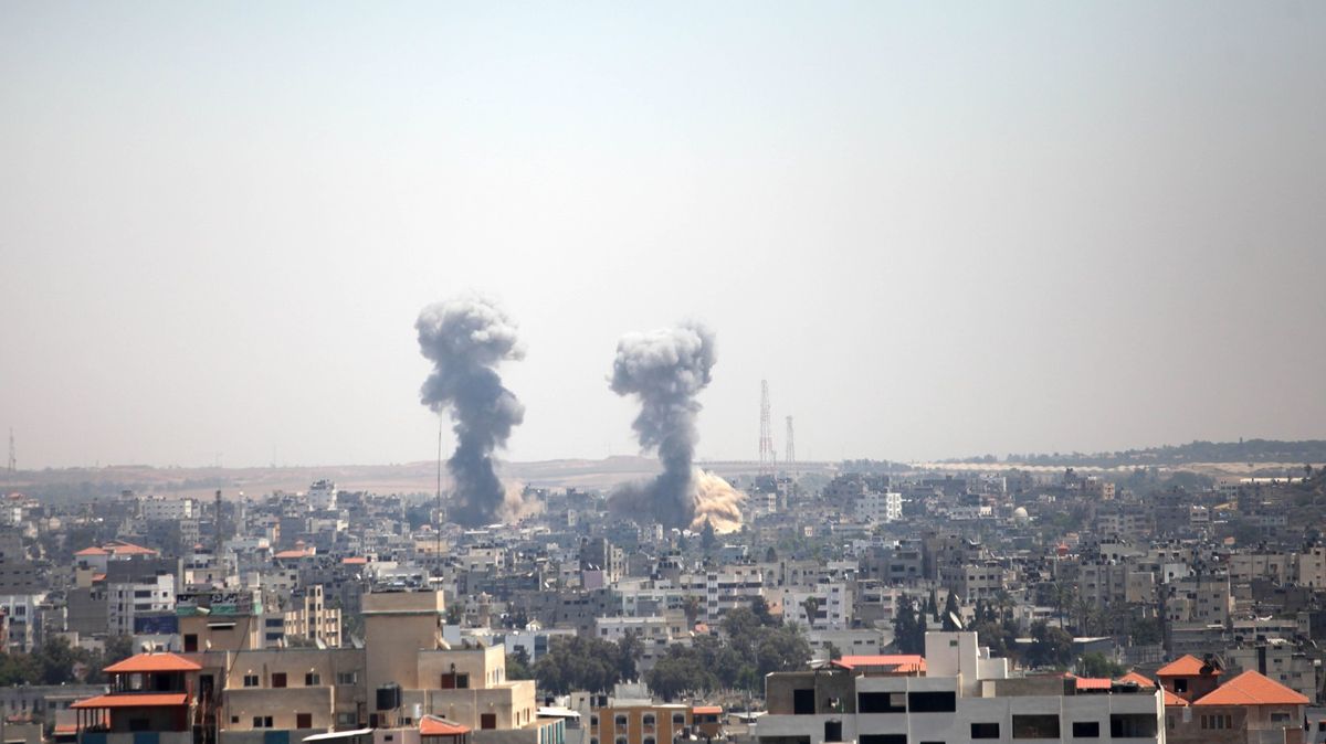 Izrael se ve válce s Gazou dopustil válečných zločinů, tvrdí organizace