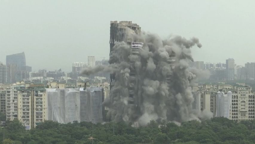 Video demolice, která se zapíše do dějin. Odstřel dvou mrakodrapů
