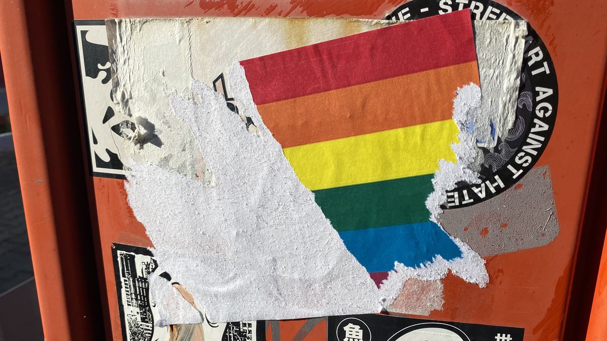 Maďarská policie oznámila, že v Budapešti zakazuje pochod na podporu LGBT+