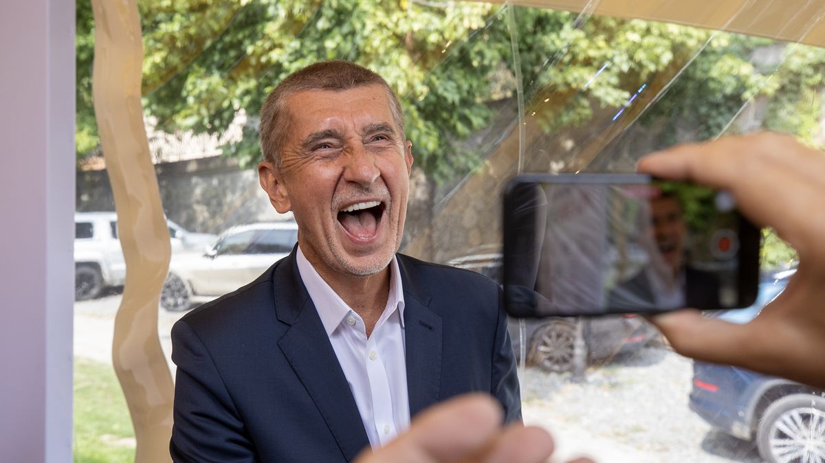 Blbá nálada by se měla politikům už zakázat. Patří všem!