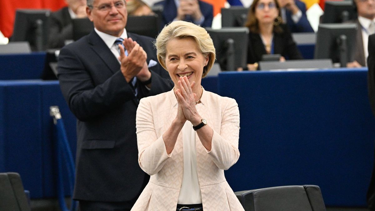 Plán B nebyl. Europoslanci zvolením von der Leyenové upřednostnili stabilitu