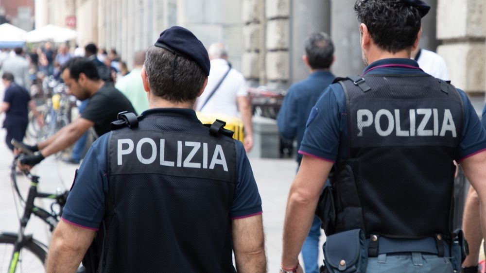 Italská policie rozbila gang pašující do země čínské migranty