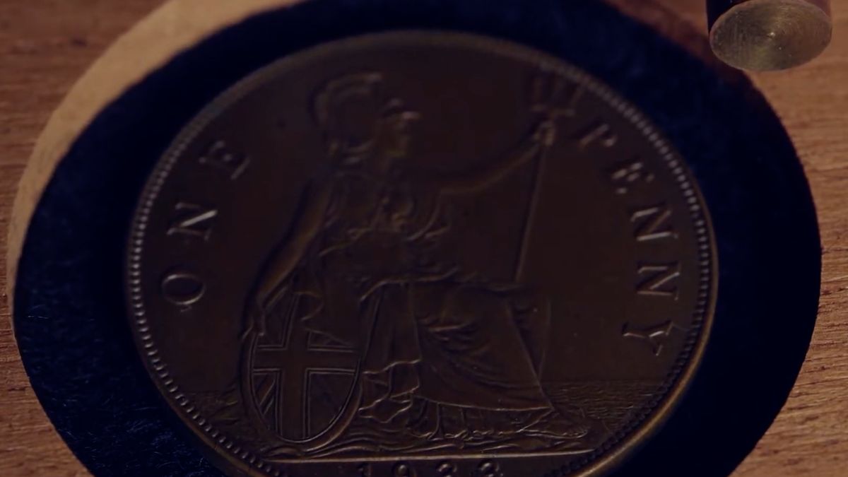 Jedna penny za čtyři miliony. Sběratel ukázal raritní minci z aukce