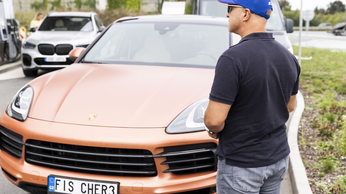 Muž s krycí identitou chce promluvit o své práci pro mafii